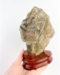 Pedra Quartzo Elestial Bruta na Base de Madeira 1,285kg