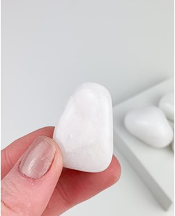 Pedra Quartzo Neve rolado 20 a 30 gramas