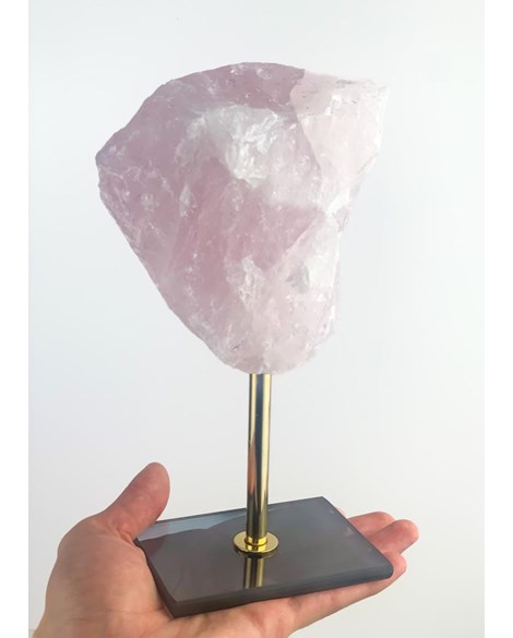 Pedra Quartzo Rosa na Base de Vidro 1,537 kg aprox.
