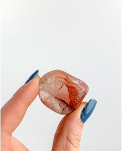 Pedra Quartzo vermelho rolado 15 a 28 gramas.