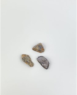 Pedra Safira azul bruta 6 a 7 gramas