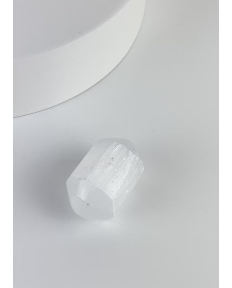 Pedra Selenita Branca Rolada 15 25 gramas