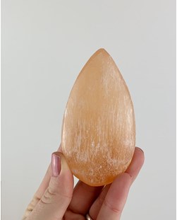 Pedra Selenita Laranja Forma Gota entre 108 gramas