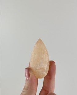 Pedra Selenita Laranja Forma Gota entre 38 a 48 gramas