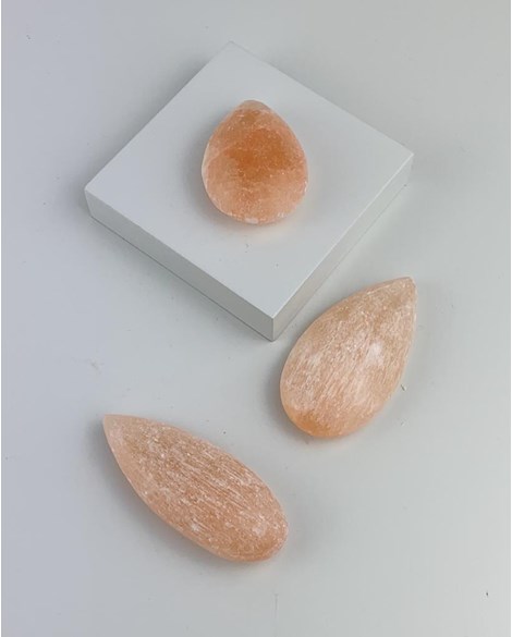 Pedra Selenita Laranja Forma Gota entre 38 a 48 gramas
