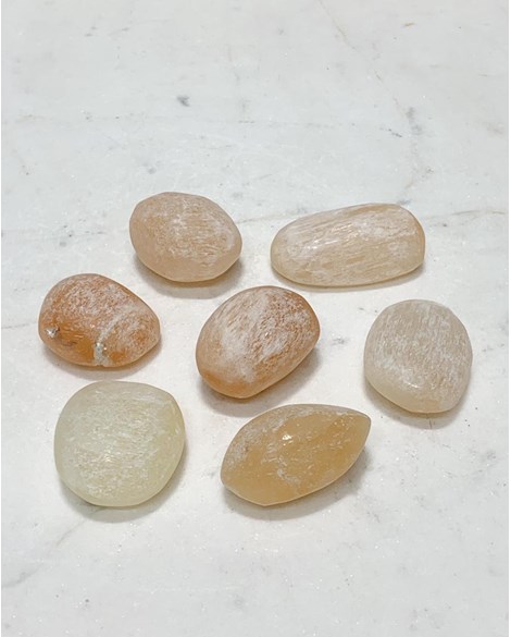 Pedra Selenita laranja rolada 11 a 15 gramas