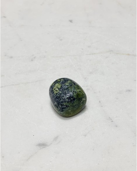 Pedra Serpentinita verde rolada 12 a 15 gramas