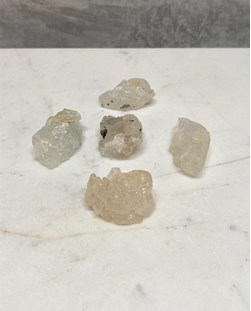 Pedra Topazio azul incolor bruto 11 a 14 gramas