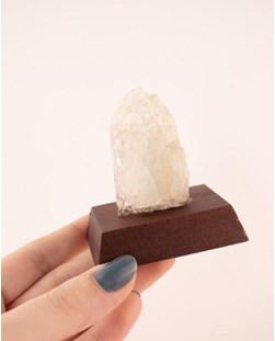 Pedra Topazio Incolor na Base de Madeira Marrom 103  gramas