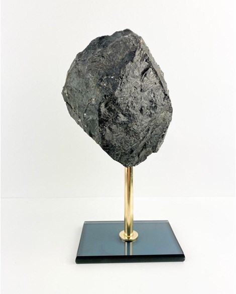 Pedra Turmalina Negra Bruta com Base Vidro 1,328 Kg