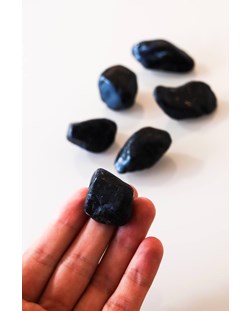 Pedra Turmalina Negra Rolada 30 a 39 gramas