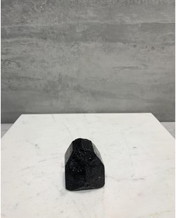 Pedra Turmalina preta biterminada com terminação natural entre 85 a 96 gramas