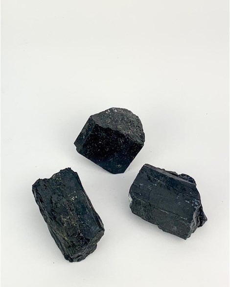 Pedra Turmalina preta bruta 215 a 258 gramas