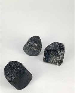 Pedra Turmalina preta bruta 220 a 245 gramas