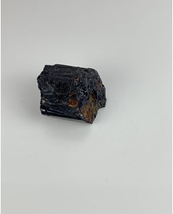 Pedra Turmalina preta bruta entre 76 a 110 gramas