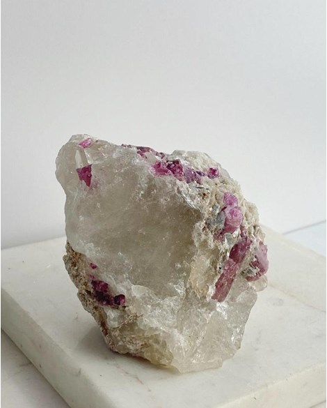 Pedra Turmalina Rosa no Quartzo Bruto 590 g