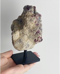 Pedra Turmalina Rubelita Bruta 1,3 Kg na Base de Metal