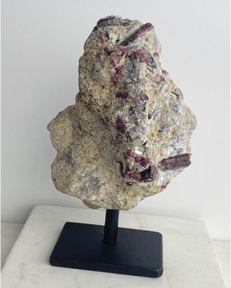 Pedra Turmalina Rubelita Bruta 1,3 Kg na Base de Metal