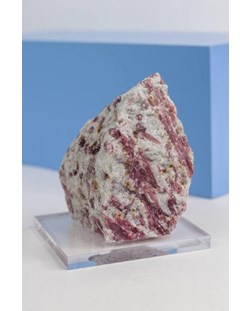Pedra Turmalina Rubelita Bruta Base Acrílico 527 gramas