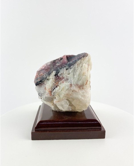Pedra Turmalina Rubelita Bruta na Matriz Base de Madeira 164 gramas
