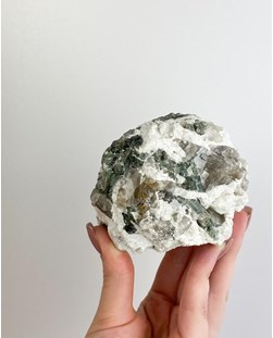 Pedra Turmalina Verde Bruta (Verdelita) com Quartzo e Feldspato