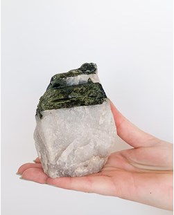 Pedra Turmalina Verde no Quartzo 414 gramas