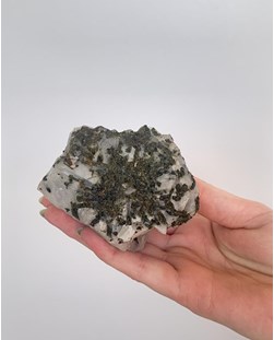 Pedra Turmalina Verde no Quartzo 465 gramas