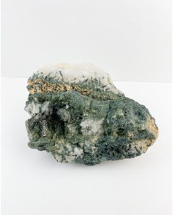 Pedra Turmalina verde no Quartzo bruto 2,815kg