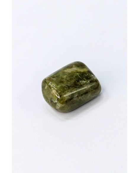 Pedra Vesuvianita Rolada 7 a 13 gramas