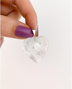 Pingente Cristal de Quartzo Coração com pino banhado Prata