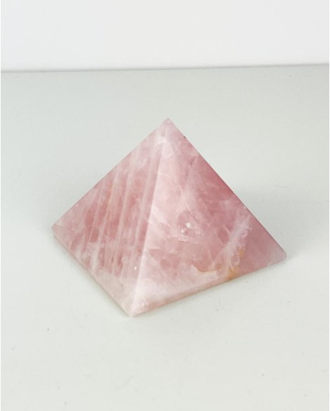 Pirâmide Quartzo Rosa 132 a 164 gramas aprox.