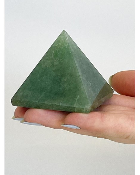 Pirâmide Quartzo Verde 115 gramas aprox.